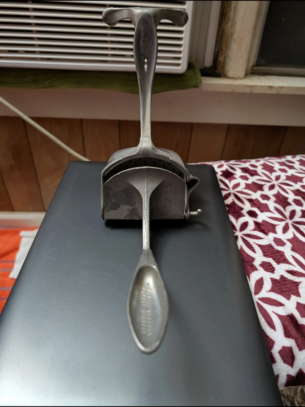Wear-Ever Vintage Cast Aluminum Citrus Juicer